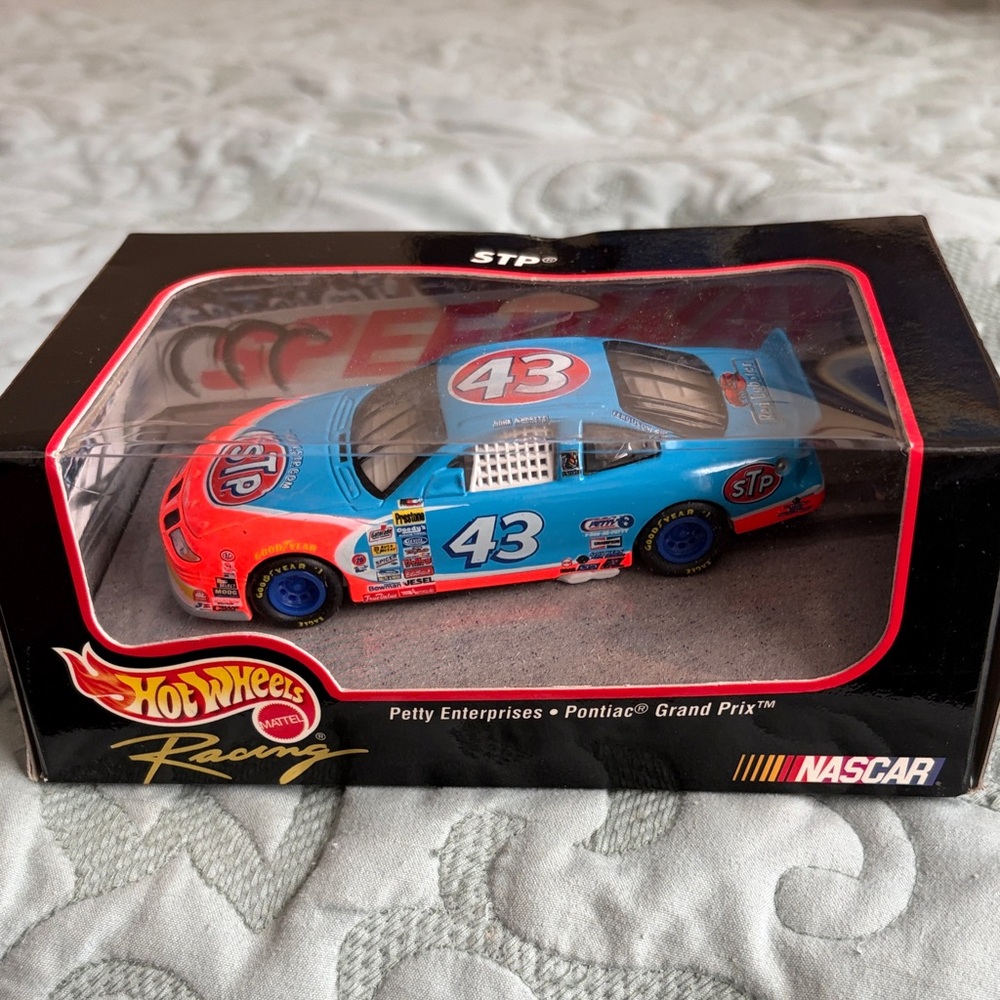 Hot Wheels Racing Die-Cast model #43 plus small 3” #43 race car. - Picture 2 of 7